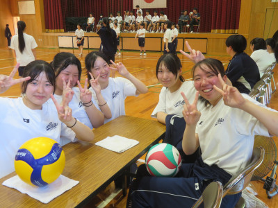女達