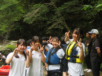 ②