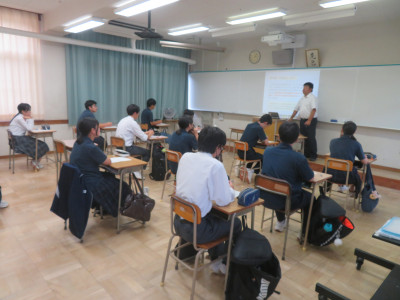 ③